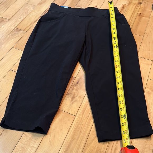 NWT Columbia Capris - Picture 4 of 9